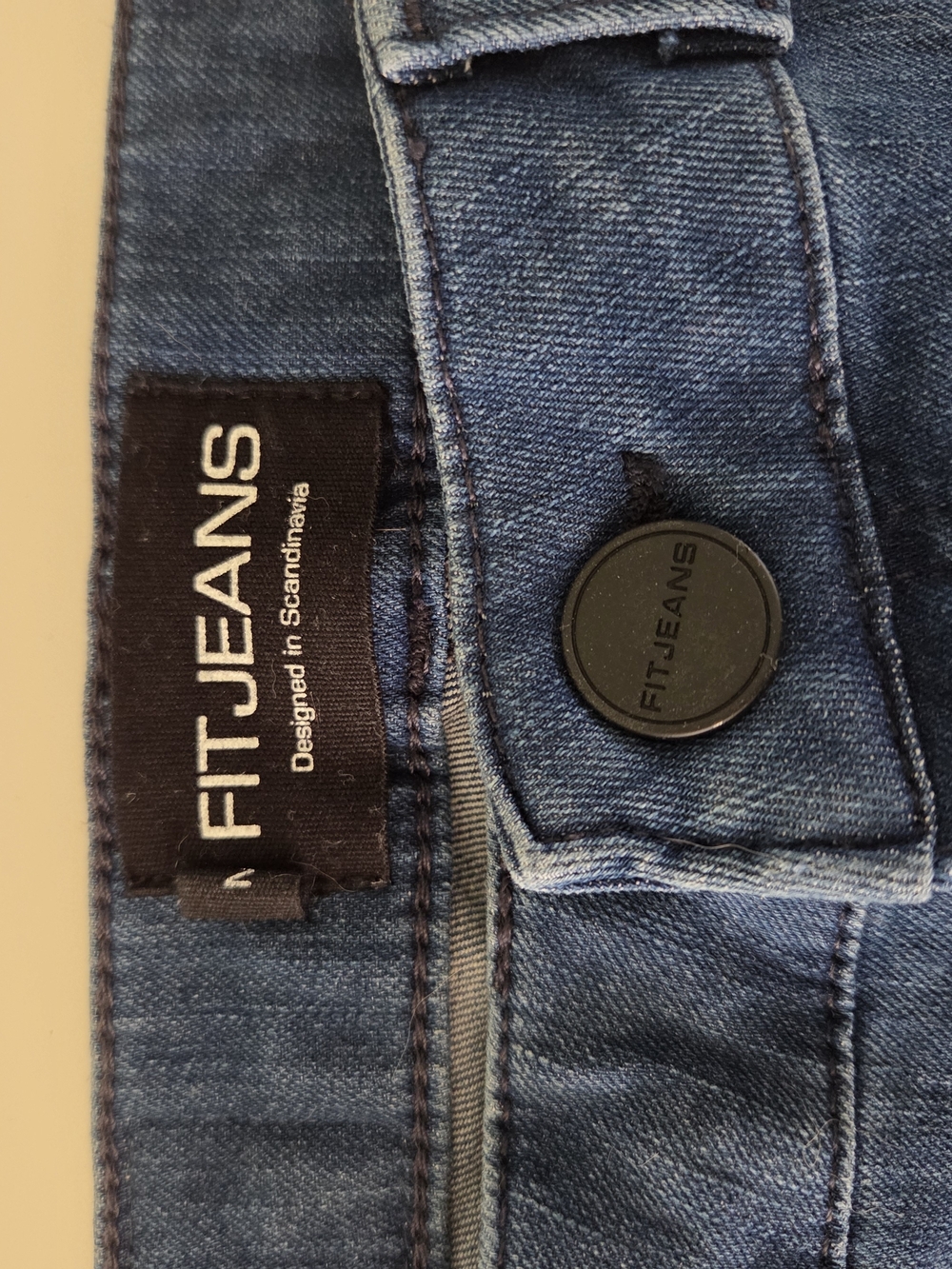 FitJeans Arctic Blue Jeggings. Size M